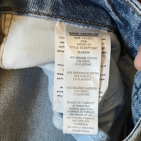 Good American Skinny Jeans in Classic Blue - Picture 3 of 7